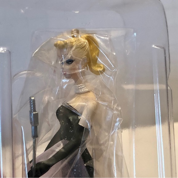 Barbie Collector’s Series Vintage Hallmark Keepsake Ornament in Original in Box - Picture 12 of 14